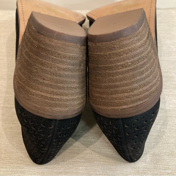 VINCE CAMUTO Sz 9.5 Derindia  Ankle Booties Laser Cut Design Western Style - Picture 12 of 12